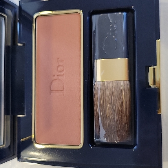 Dior blush 653 golden earth - Picture 7 of 7
